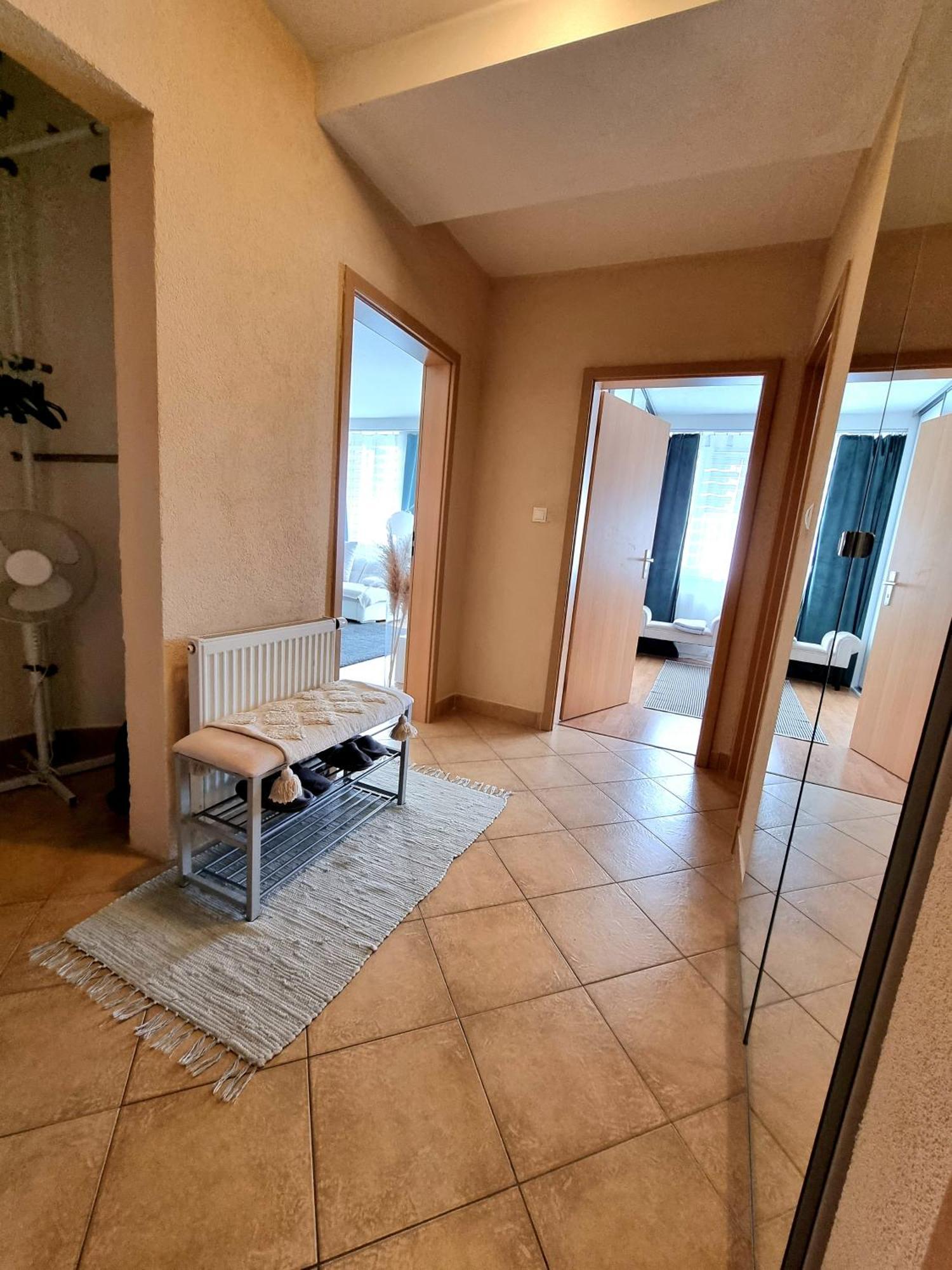 Apartment Banska - City Centre & Private Parking 班斯卡-比斯特里察 外观 照片